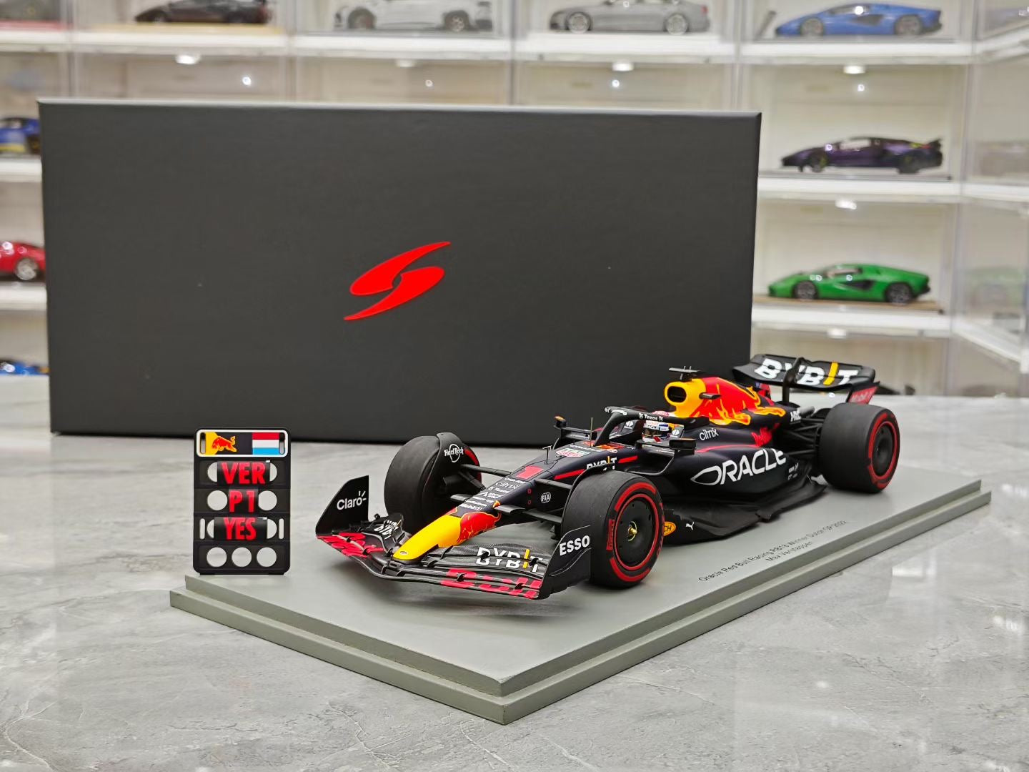 Spark 1/18 2022 Dutch Grand Prix Oracel RB18B Verstappen F1