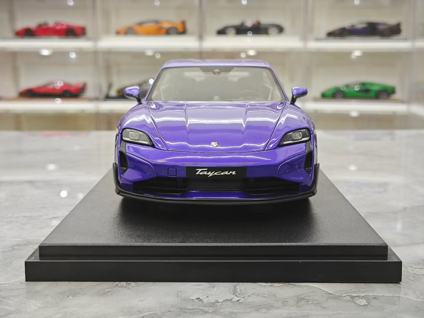 GT Spirit 1/18 Porsche 911 TAYCAN TURBO GT