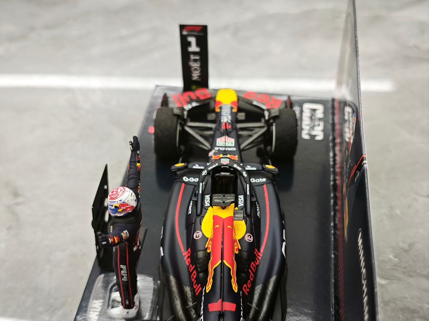 Minichamps 2025 Italian GP (Monza) Red Bull RB21 – Max Verstappen – F1 Special Edition 1:43