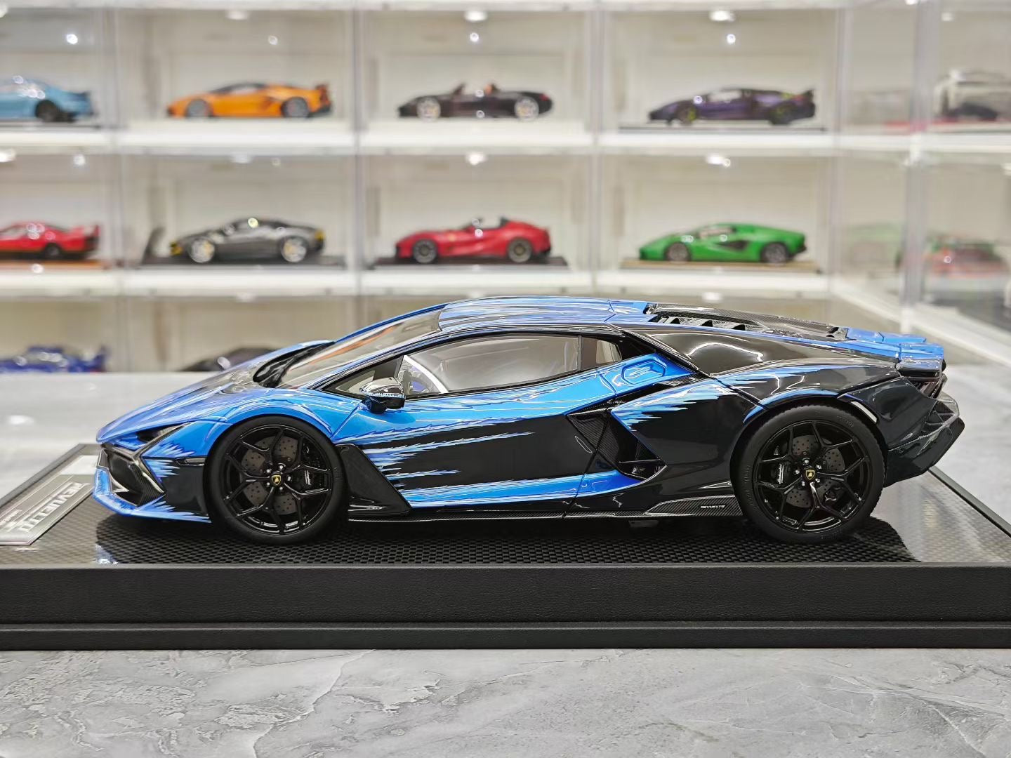 IVY 1/18 Lamborghini Revuelto Opera Unica