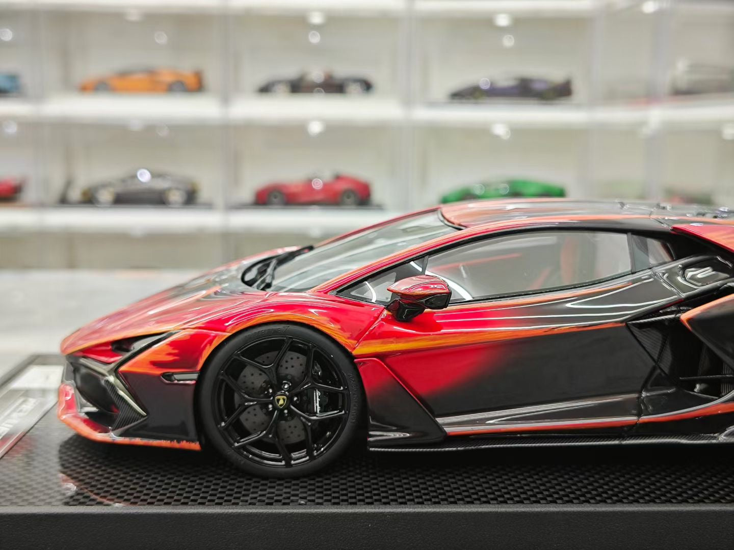 IVY 1/18 Lamborghini Revuelto Opera Unica